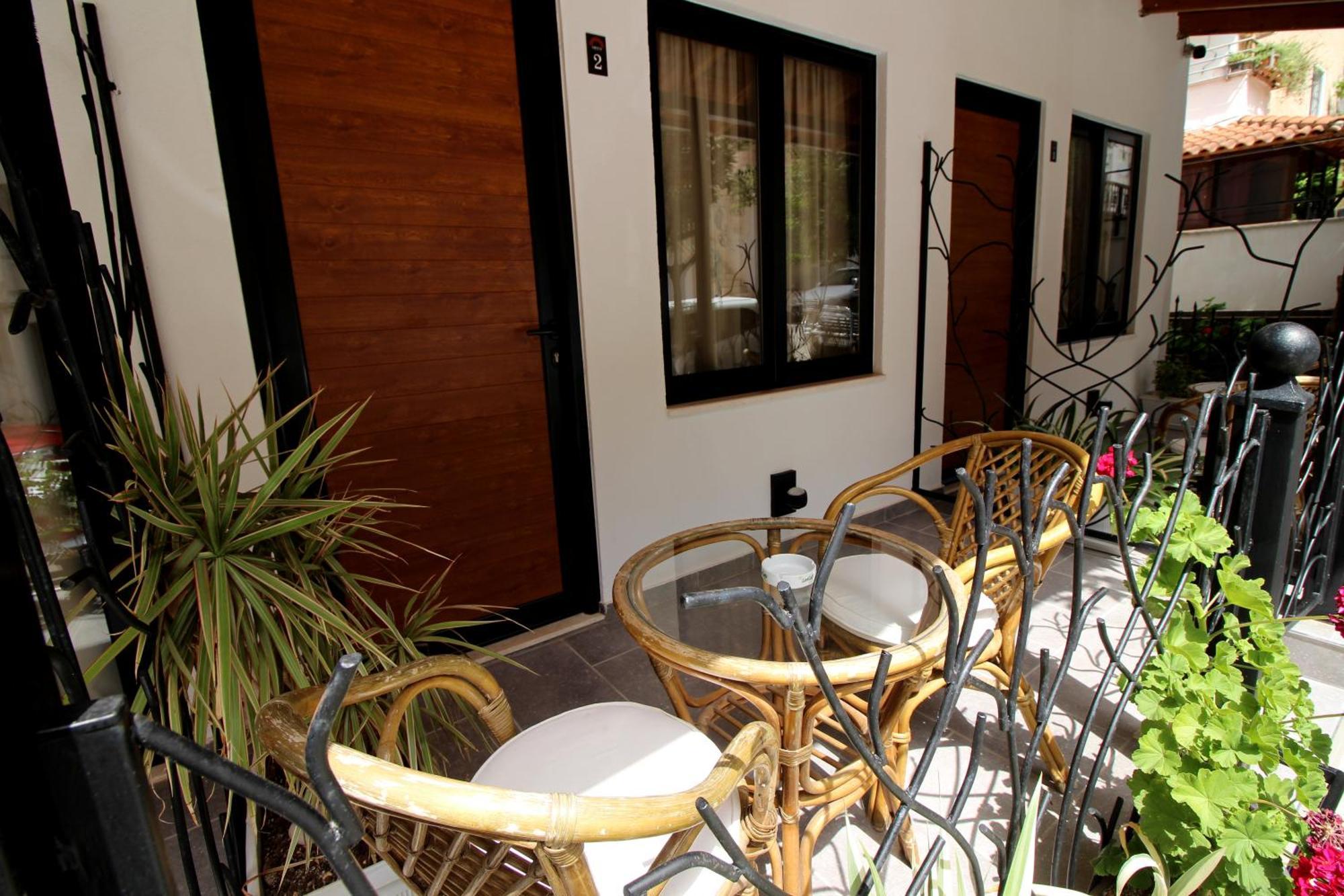 Ortus Hotel Sarandë Exterior foto