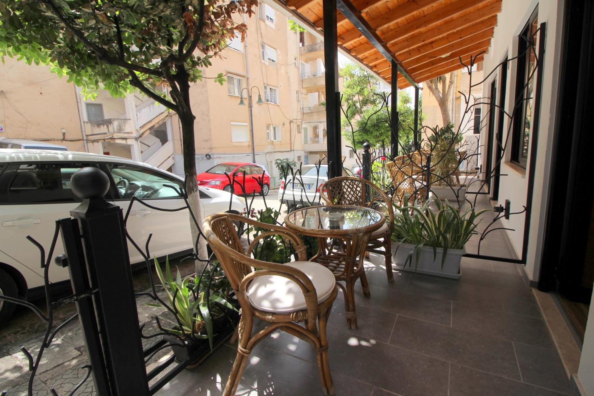 Ortus Hotel Sarandë Exterior foto